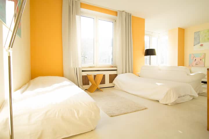 Spálňa v obývačke, polovica