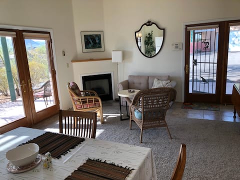Top performing Airbnb: An oasis of silence and pure air near Tucson in Tucson Mountains