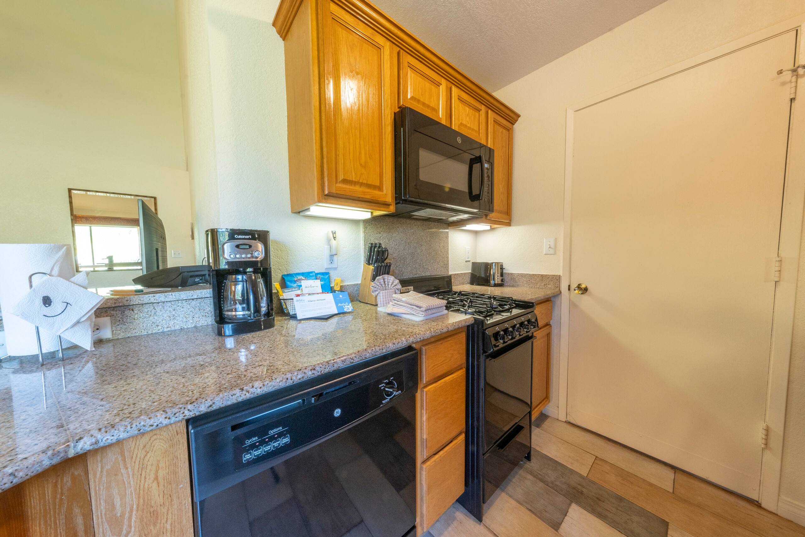 Condo in Kauai · ★4.75 · 1 bedroom · 2 beds · 1 shared bath - Image 7
