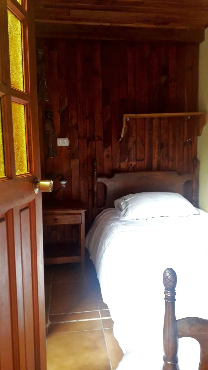 Eenpersoonskamer begane grond met uitzicht op de rivier