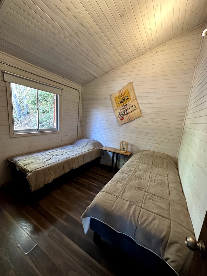 ניתן להשתמש ב - Piece 2 עם מיטת קינג סייז או 2 מיטות יחיד.