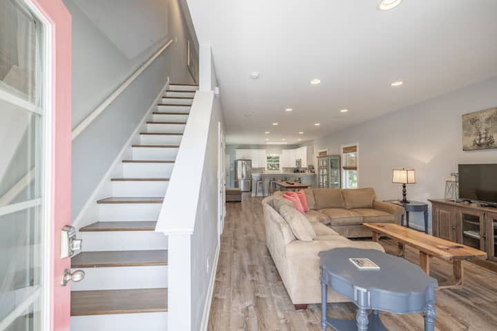 Bay Lake Escape has one flight of stairs inside. 