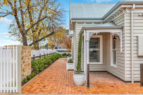 Grandview Accommodation - Elm Tree Apartment 1