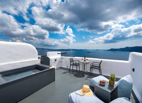Cave House in Oia with Caldera View