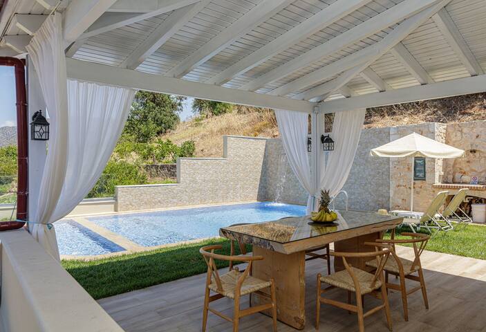 Kampos Villa III, Nature Living with Heated Pool