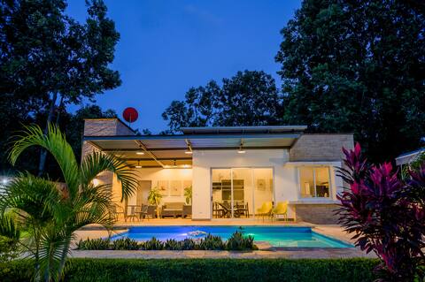 A/C house with pool 5 min park Irtra Xetulul
