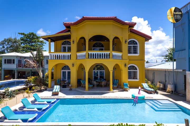 Luxury Upper Ocean Front Villa in Hopkins