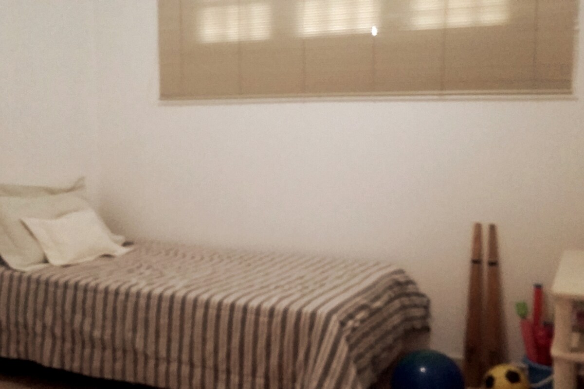 ห้องสวีท 04 มินิสวีทสำหรับเด็ก - เตียงเดี่ยวและเตียงเดี่ยว