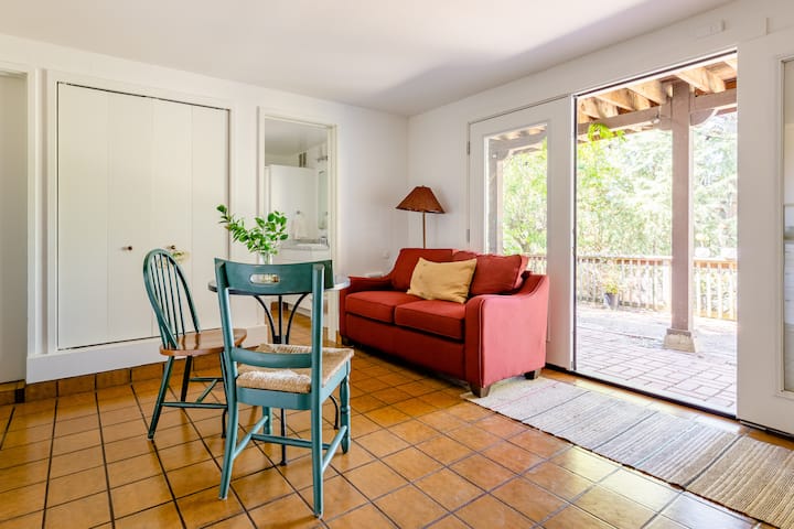 Cozy Home + Garden In The Hills - Berkeley, CA