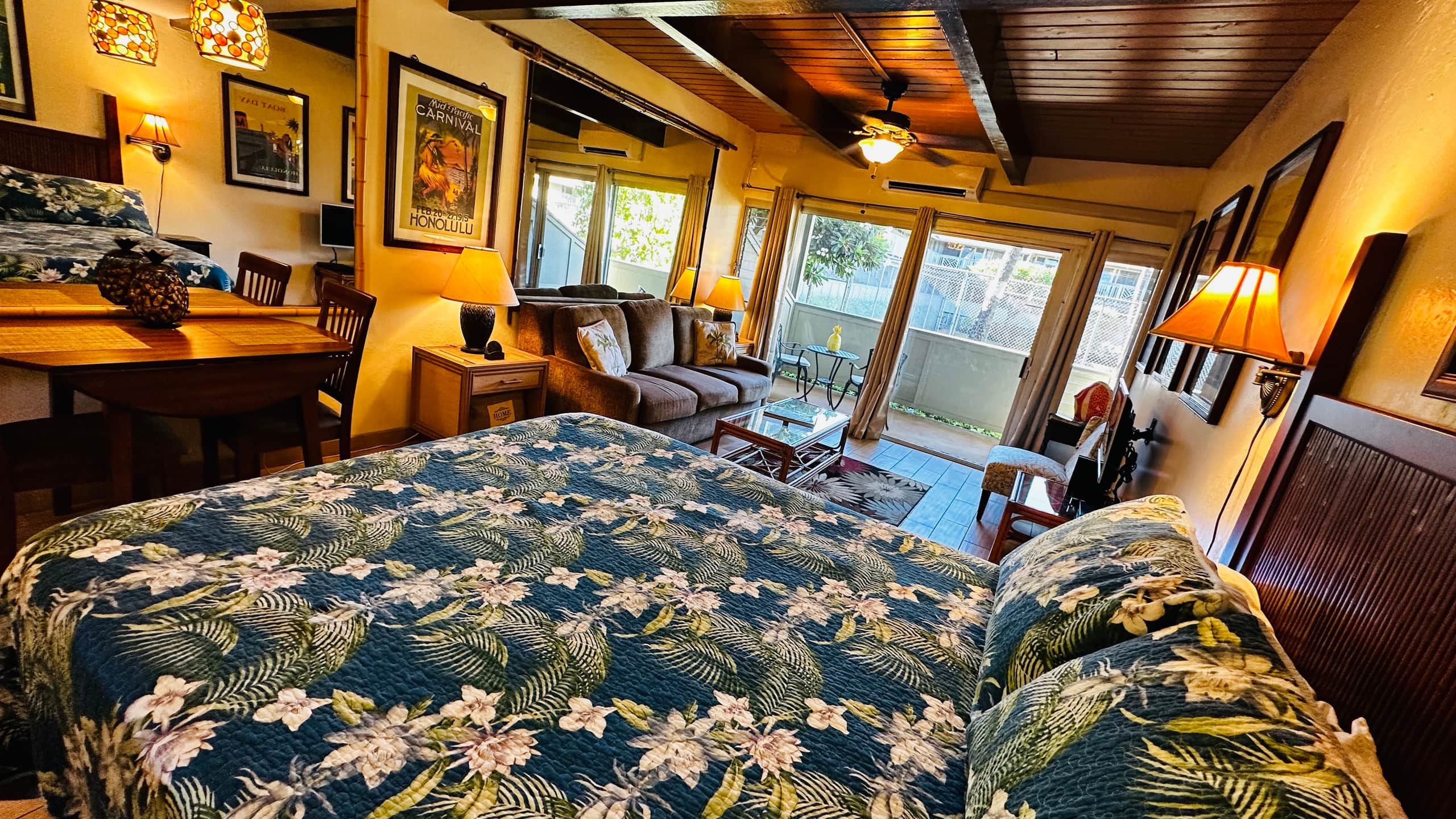 Hawaiian Paradise Escape Across Street from Beach - Image 8