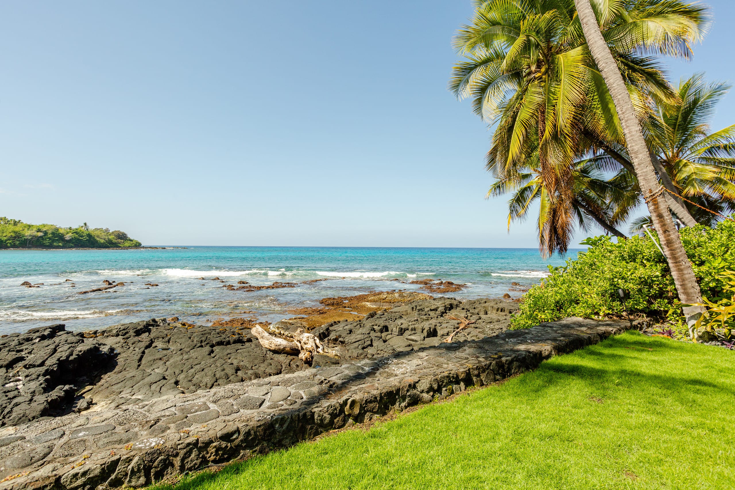 Home in Kailua-Kona · ★4.97 · 3 bedrooms · 3 beds · 3.5 baths - Image 51
