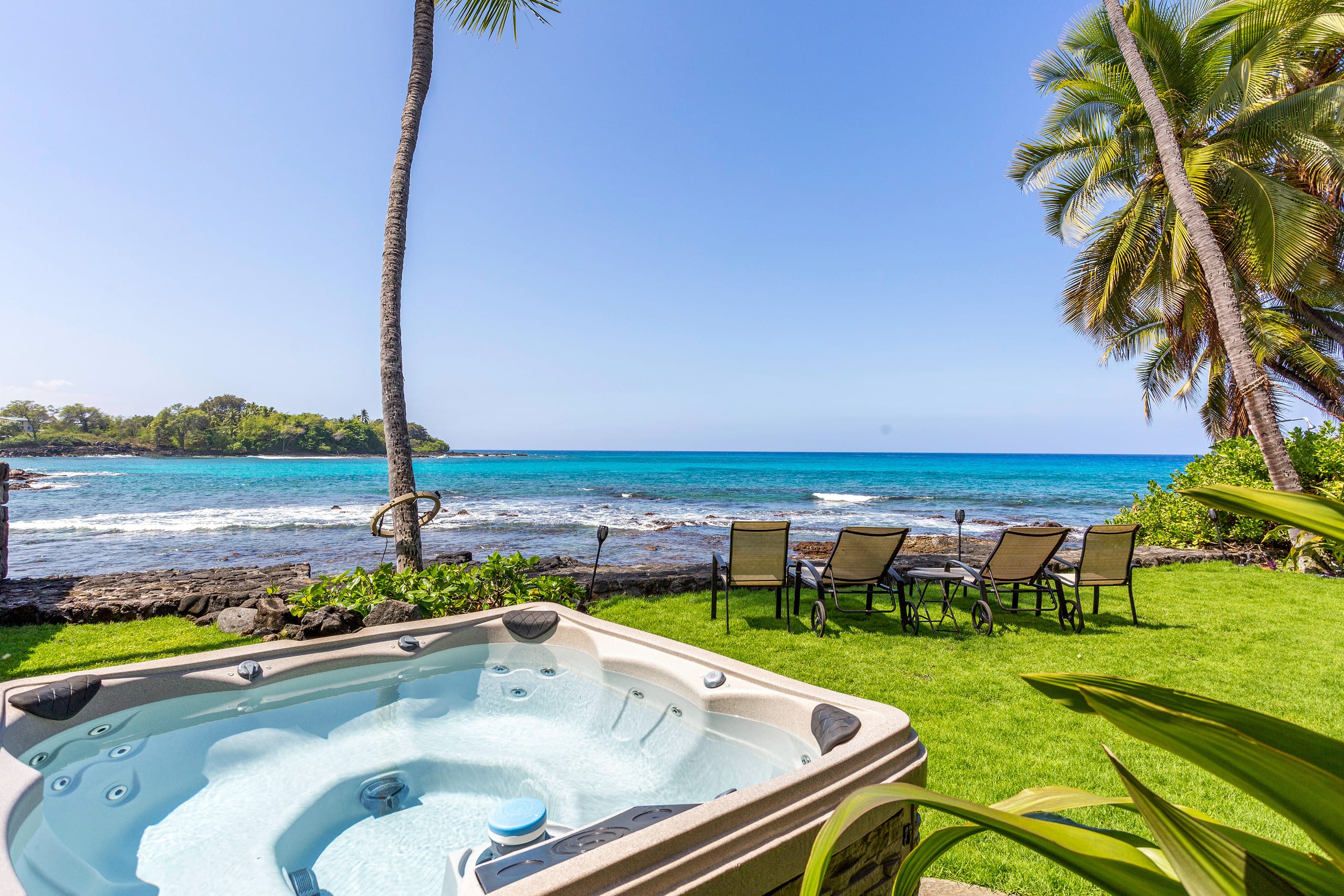 Home in Kailua-Kona · ★4.97 · 3 bedrooms · 3 beds · 3.5 baths - Image 6