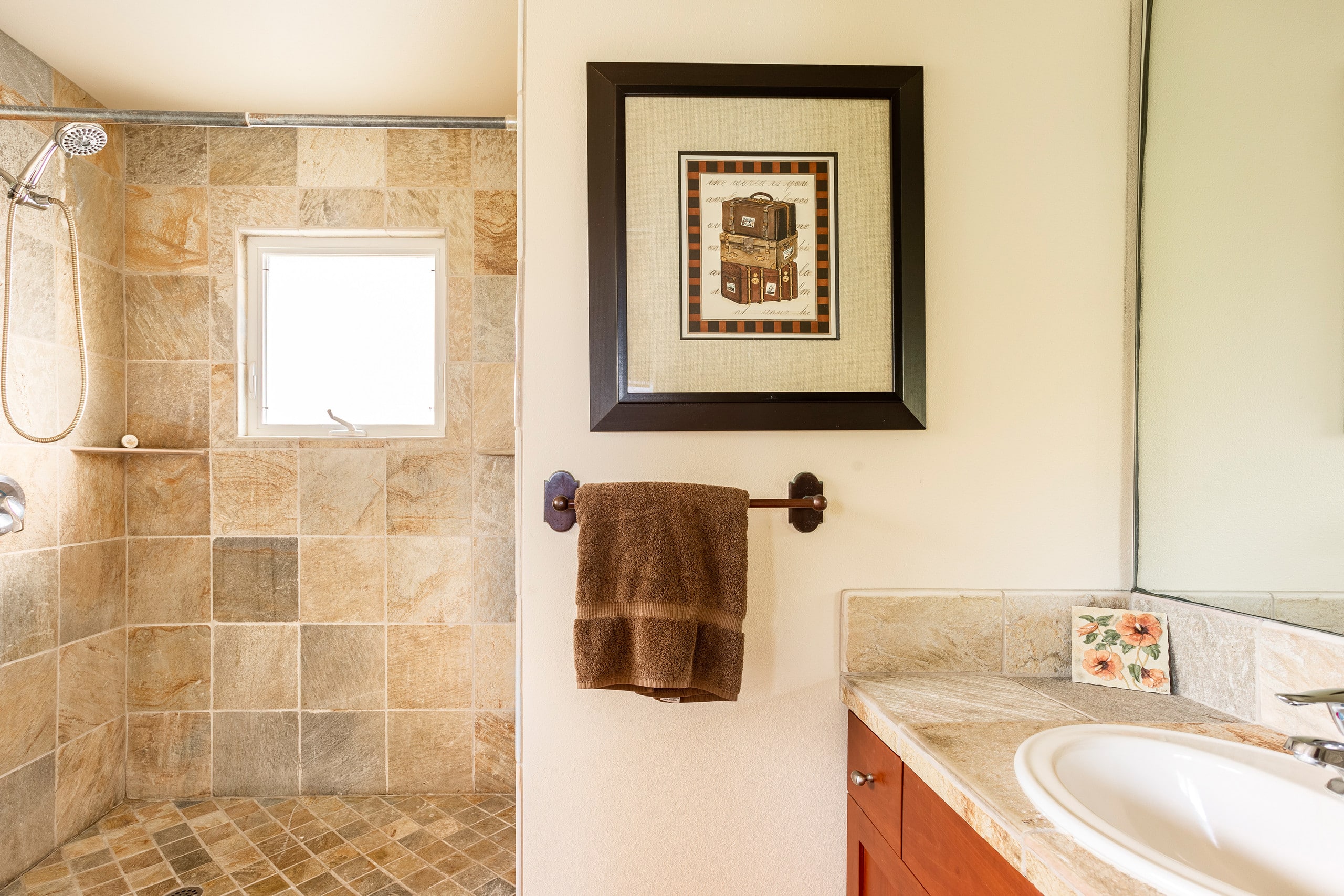 Home in Kailua-Kona · ★4.97 · 3 bedrooms · 3 beds · 3.5 baths - Image 34