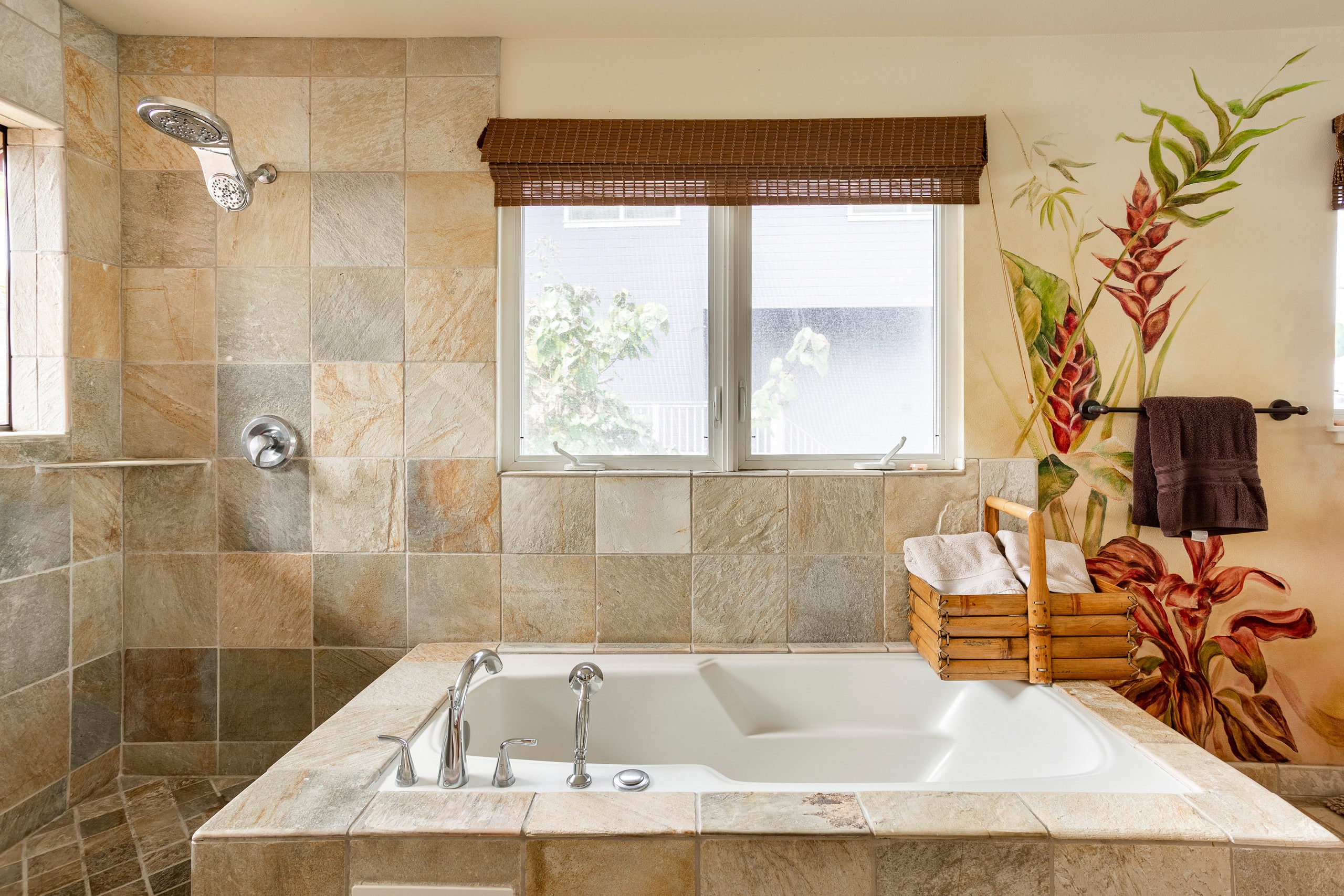 Home in Kailua-Kona · ★4.97 · 3 bedrooms · 3 beds · 3.5 baths - Image 30
