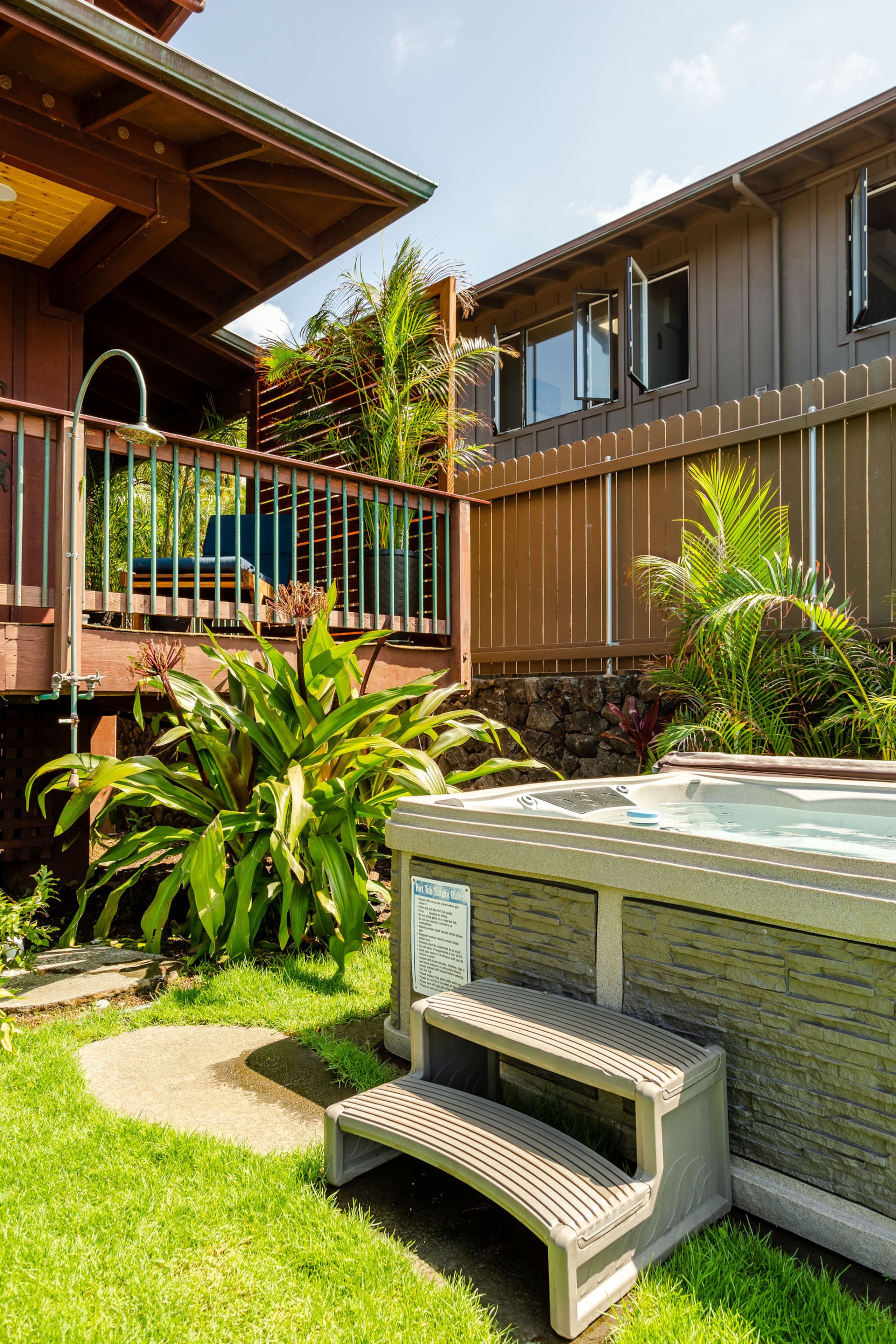 Home in Kailua-Kona · ★4.97 · 3 bedrooms · 3 beds · 3.5 baths - Image 46