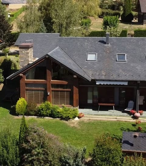 Villa with garden and beautiful views