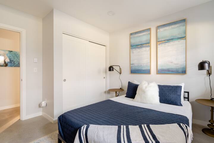 3BR • Sleeps 8 • Foodie Haven • SE Portland gallery image 3