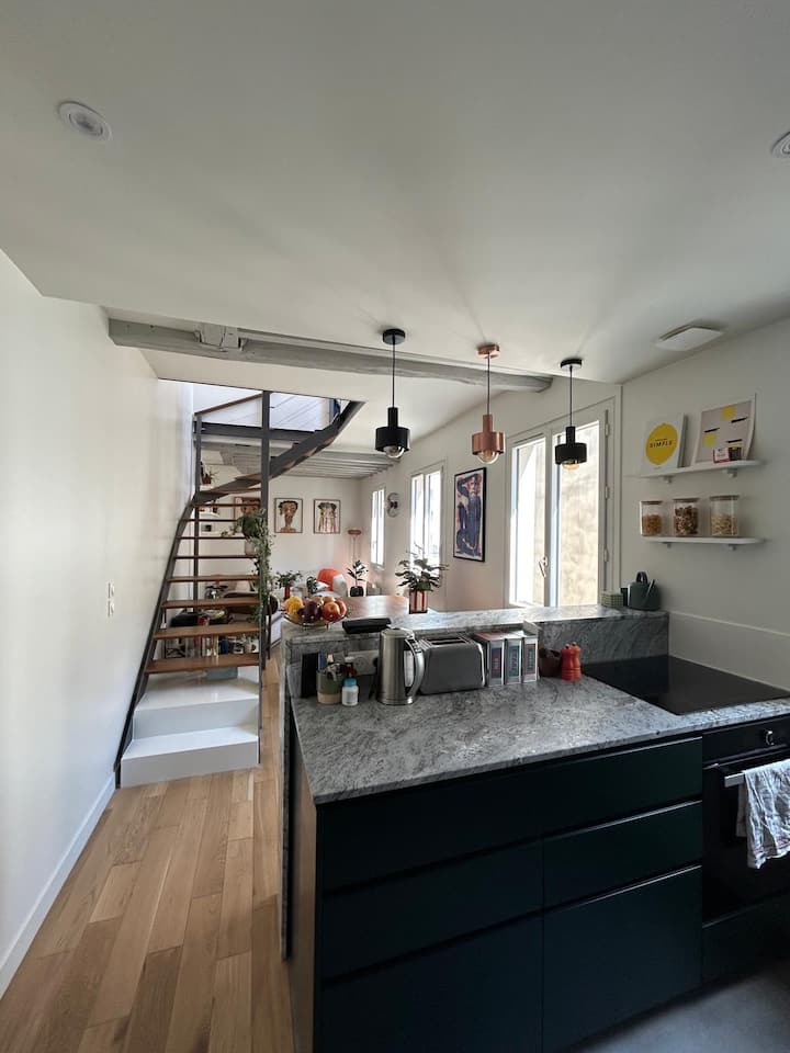 Duplex En Plein Coeur Du Marais 3p - París