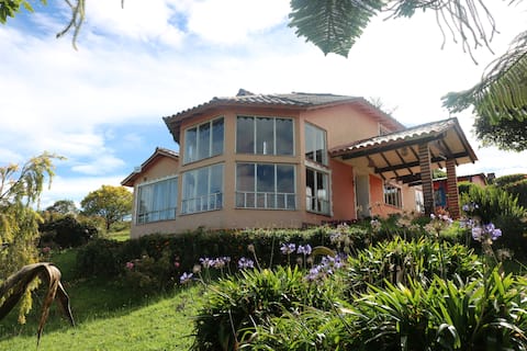 Beautiful cabin with mountain views RNT.118410