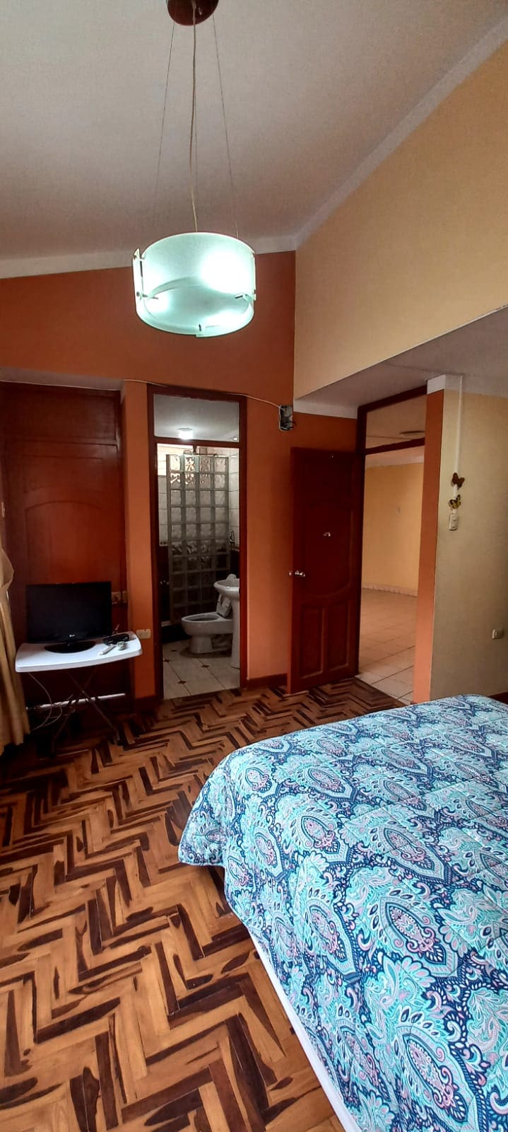 ห้องพักชั้น 2 พร้อมเตียงคู่พร้อมห้องน้ำส่วนตัว