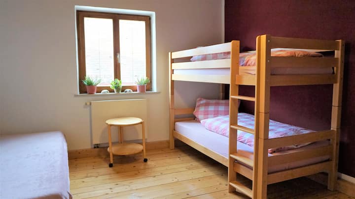 可供3至4人入住的房间， 1楼