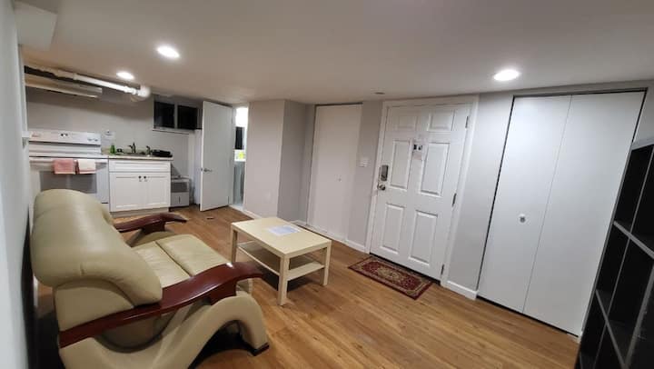 Cozy Space In Charming Cape Cod/30+ Day Stay - Silver Spring, MD
