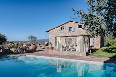 VILLA SIENA with pool and spa