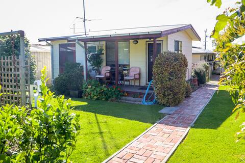 Back yard bliss - close to the Prom and the Island