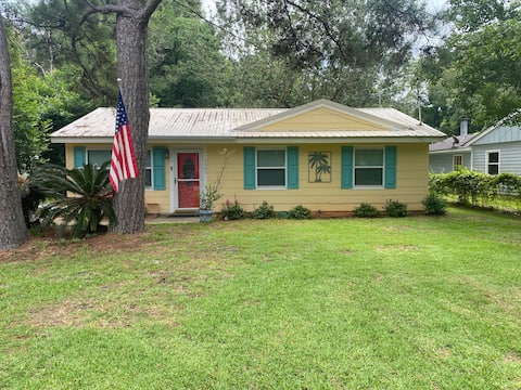 FULLY Furnished Home near the Bay