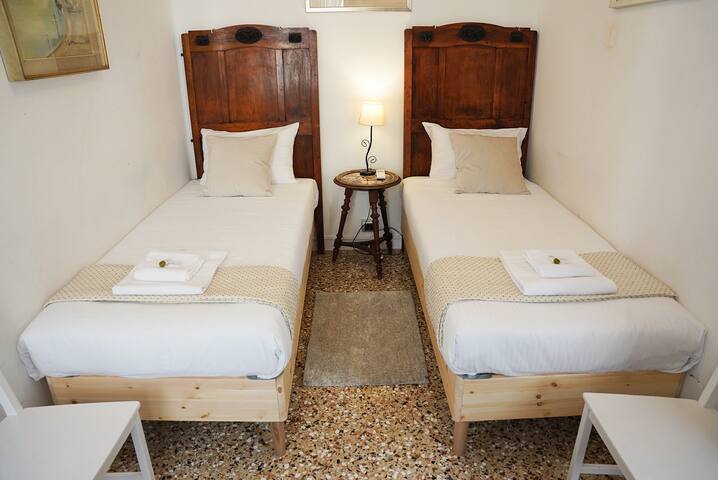 Ca’ alle Gondolette apartment by Sarlux gallery image 5