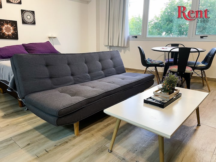 Studio apartment with pool in Núñez