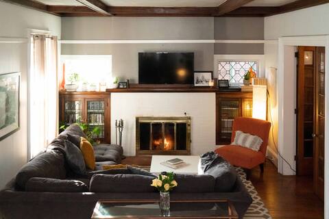 Playful "Casa Roja" in Norwich, NY
