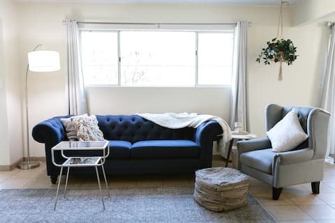 Bright Elegant Apartment with Private Garden Patio