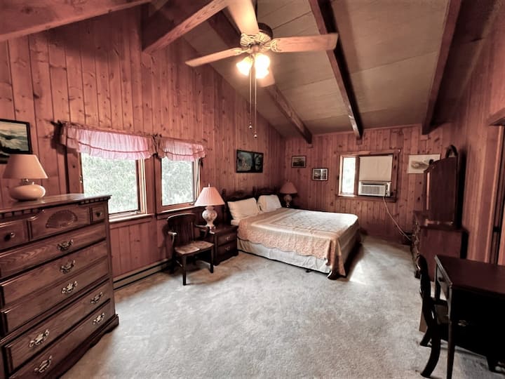 غرفة نوم بسرير كبير (عرض 2)