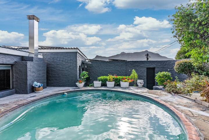 Zuri’s Cottage | Chic Private Space w Pool & Views gallery image 2