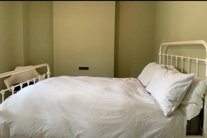 第二间卧室细节 