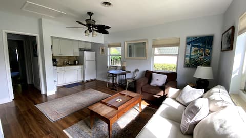 Successful Airbnb property: Quicksilver Beach Bungalow in Boca Raton