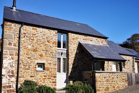 Beautiful Mill House by the sea, Nolton Haven