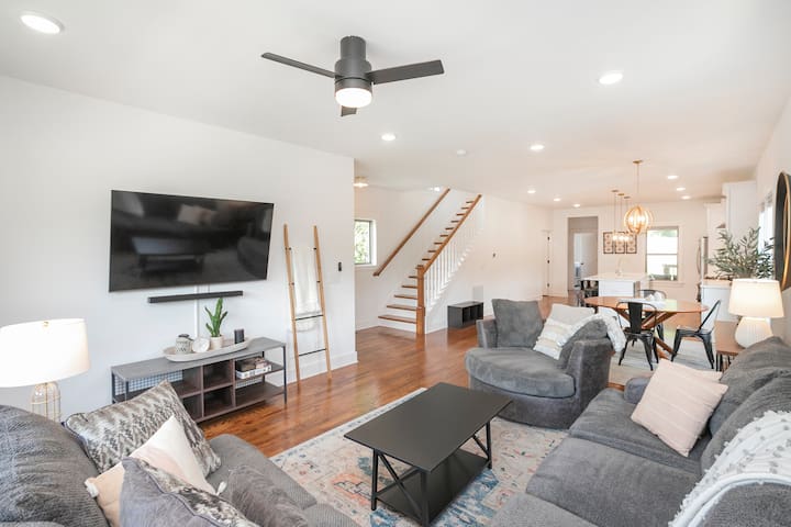 30+ day min Entire Residential home-The Blue House gallery image 4