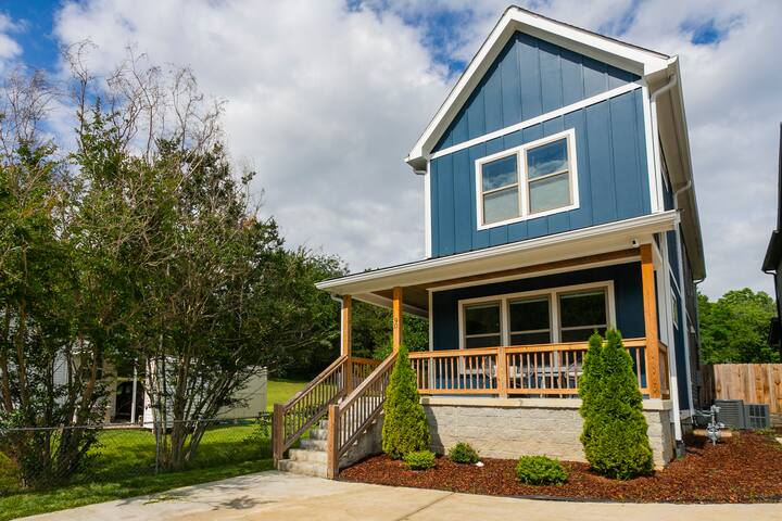 30+ day min Entire Residential home-The Blue House