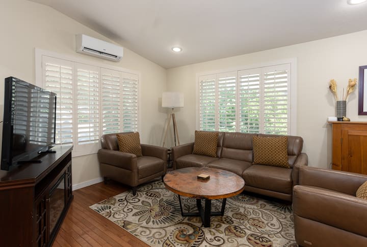 Trendy West Side By 10 Barrel, Hot Tub, Fence Yard - Bend, OR