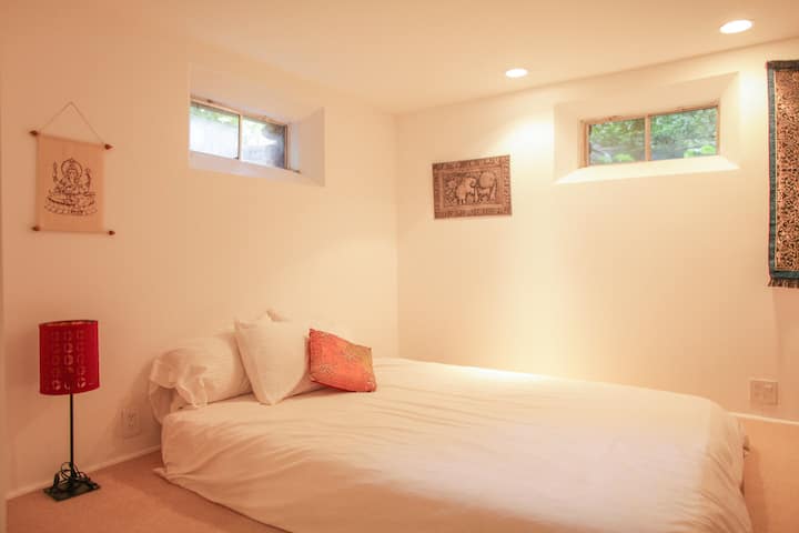 Third bedroom with Queen bed