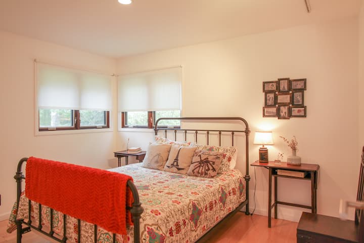 Second Bedroom with Queen Bed