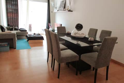 Successful Airbnb property: Apartment in the center, with the beach at 500 m in Machico
