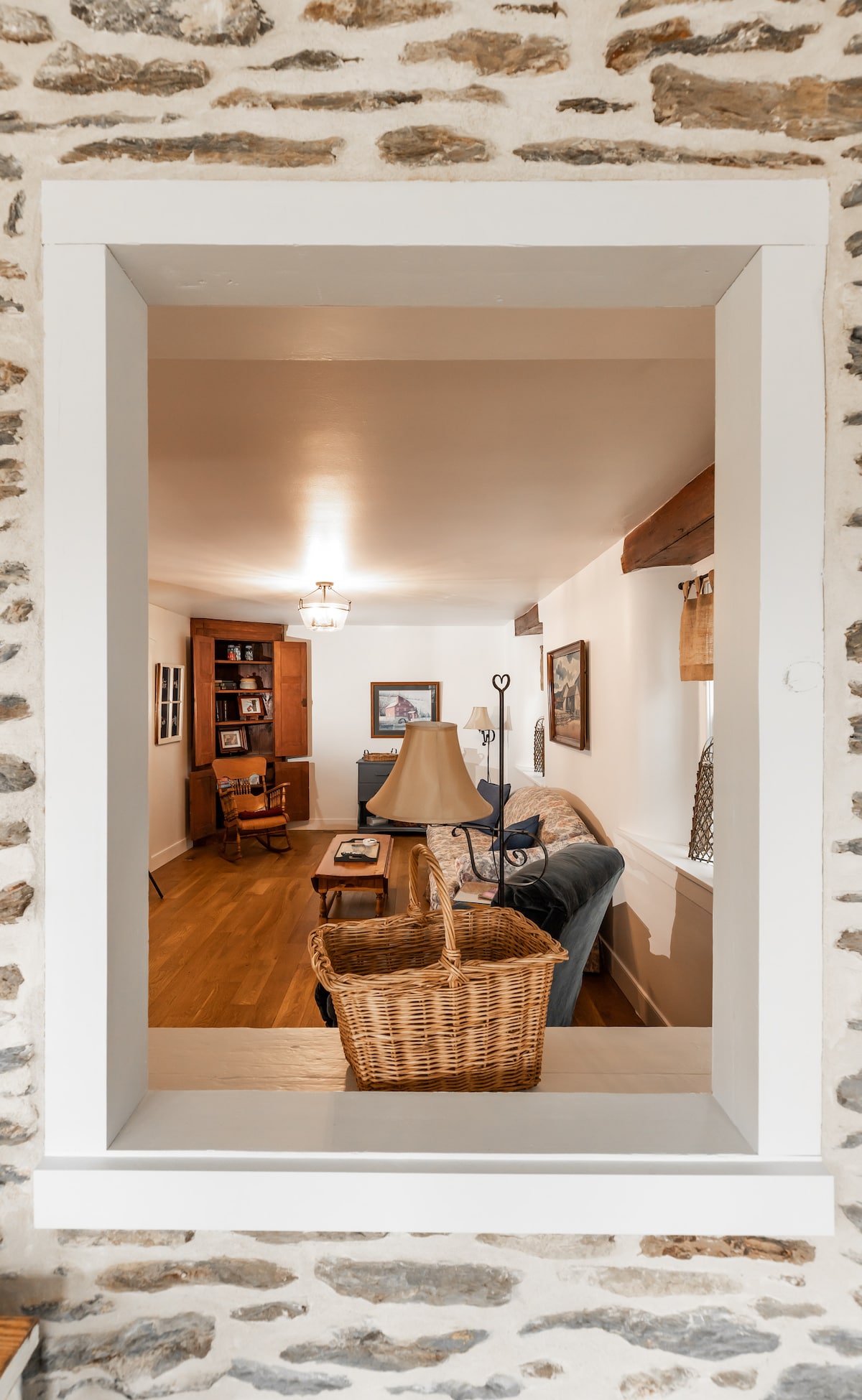 إطلالة على الغرفة النهارية في غرفة المعيشة