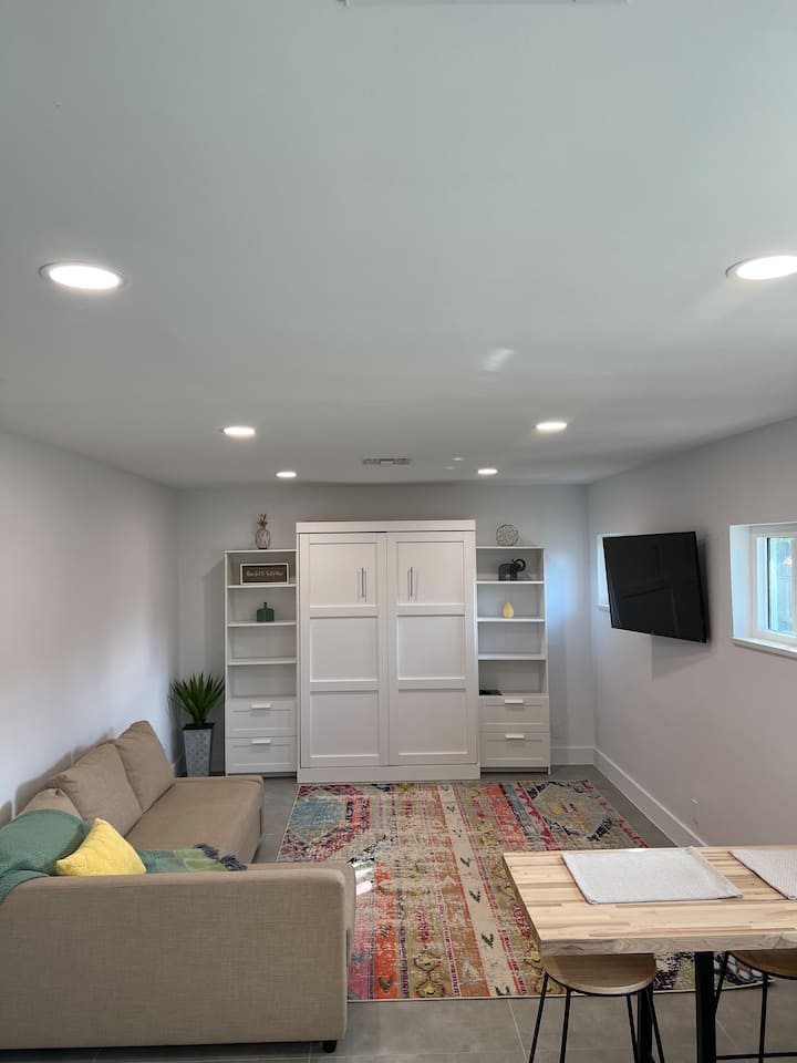 Delray Beach Suite - Delray Beach, FL