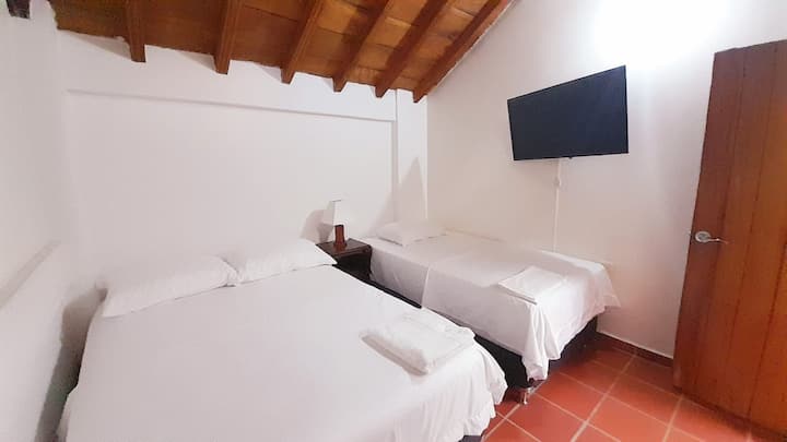 第三间卧室，第二间Piso。
（ 1张小号双人床和1张简单的床）