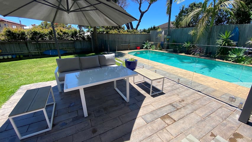 Collaroy Plateau Beach House with Pool and Spa