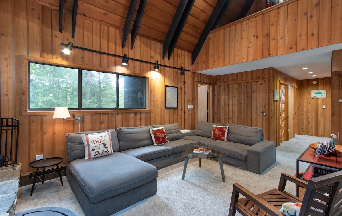 Popular Airbnb listing: Minutes to Stratton! Large, private home w. sauna in Stratton Mountain