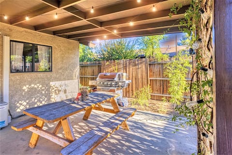 The Bison House | Spacious+Fire Pit+In Town